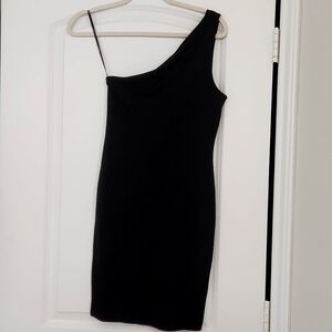 Little black dress in excellent new condition by Forever 21.